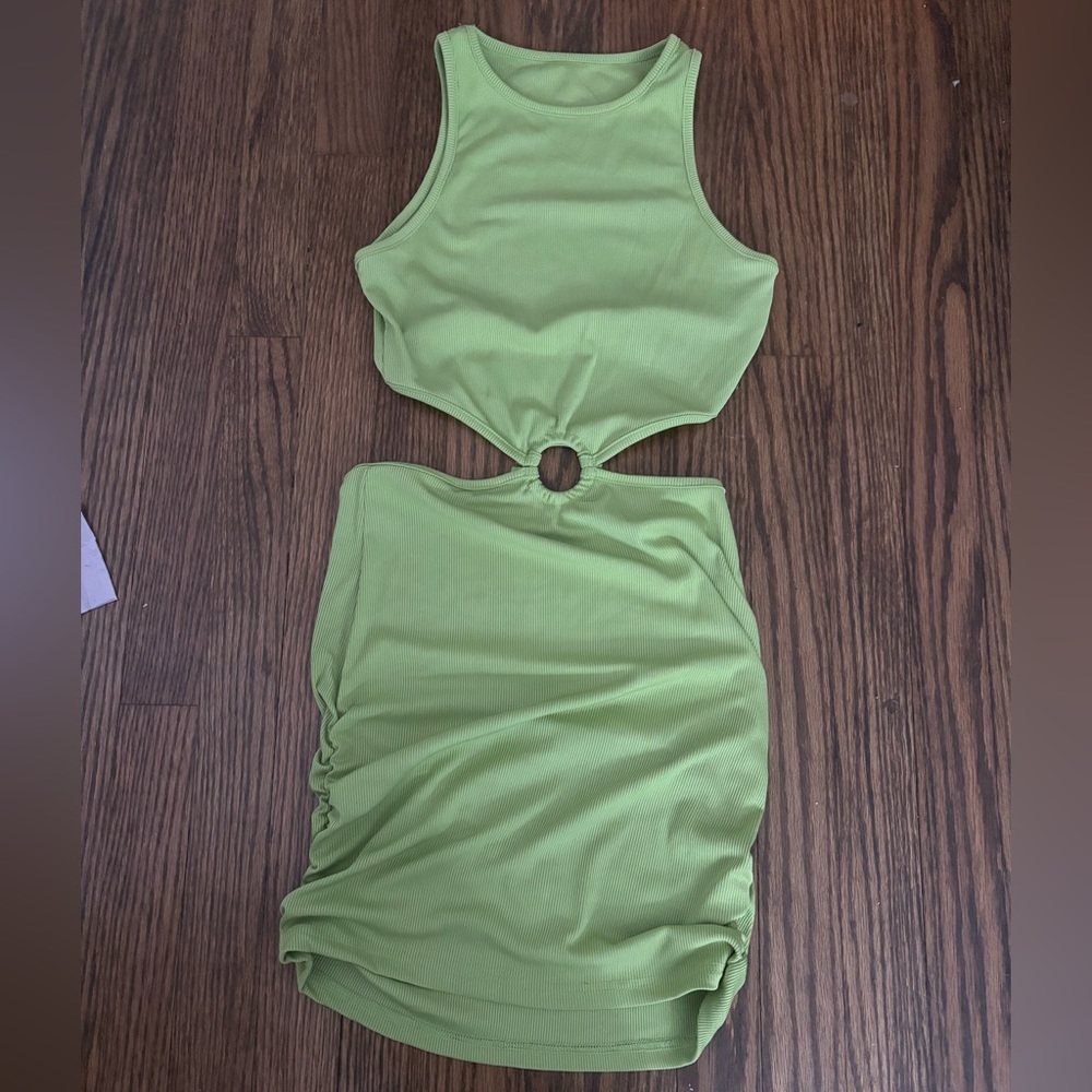 Green backless dress